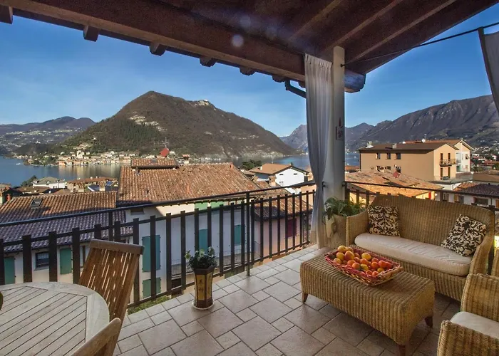 Romantic Lake View House
